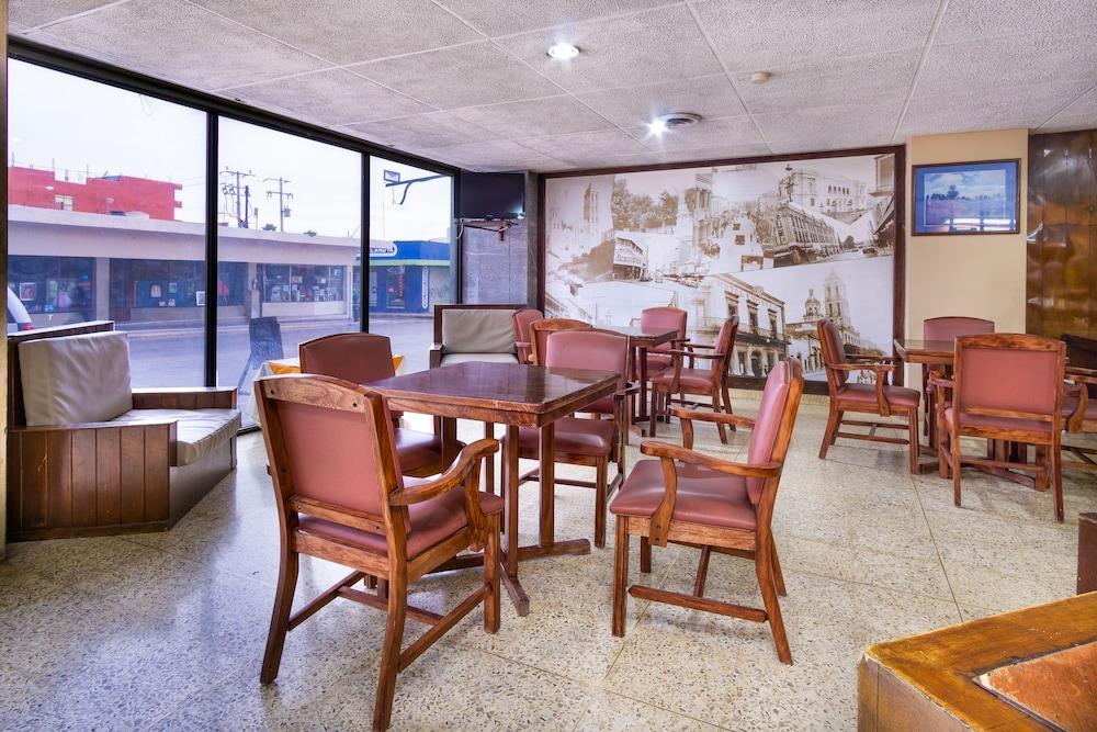 Hotel Premier Saltillo Coahuila Zewnętrze zdjęcie